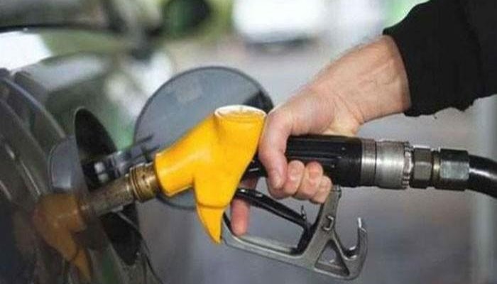 No need for panic buying fuel, Pakistan has ‘sufficient stocks’: Petroleum Division