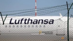 Lufthansa shares down as investor battles bailout terms