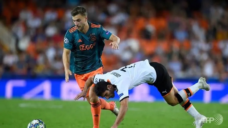 Football: Brighton sign Ajax defender Veltman