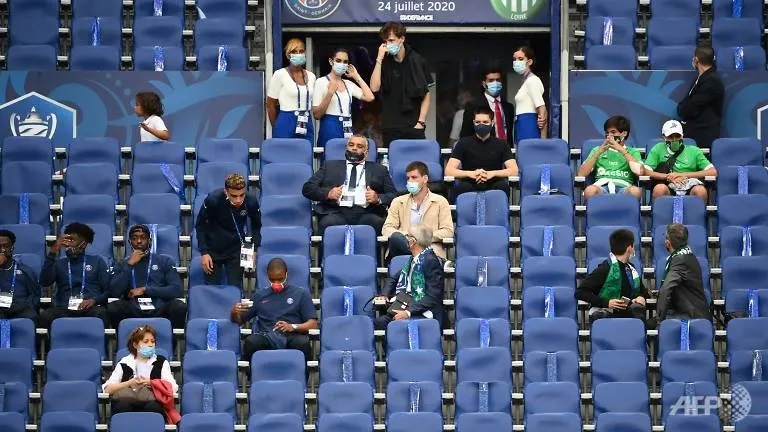 France keeps sports stadiums cap at 5,000, with local exceptions