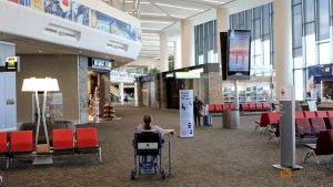 US airlines move towards federal loans as COVID-19 surge threatens demand, jobs