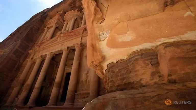COVID-19: Jordan says to reopen airport for commercial flights next month