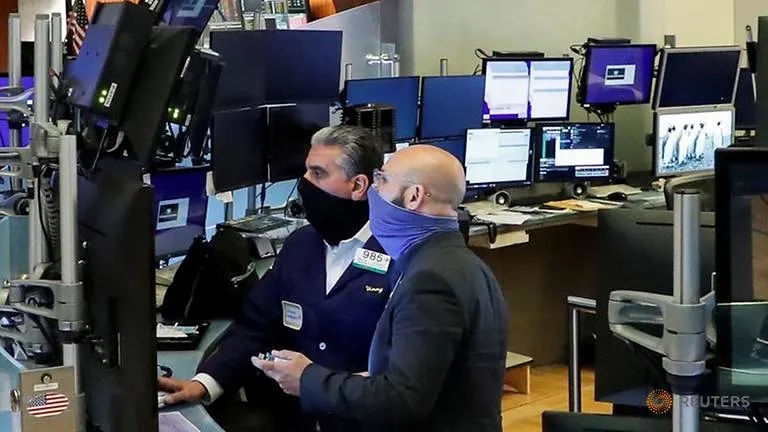 ‘Disaster’ US earnings loom, but investors try and look beyond