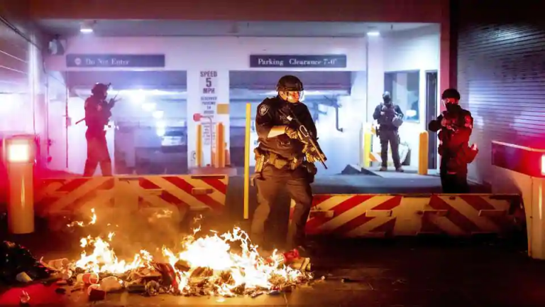 US buildings closed in Portland after car-bomb threat