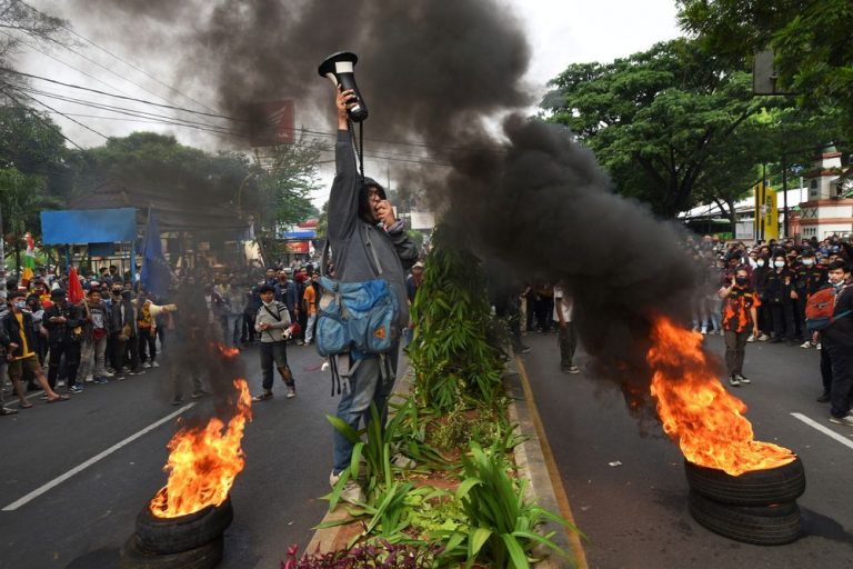 Hundreds held in Indonesia as tempers flare on second day of protests
