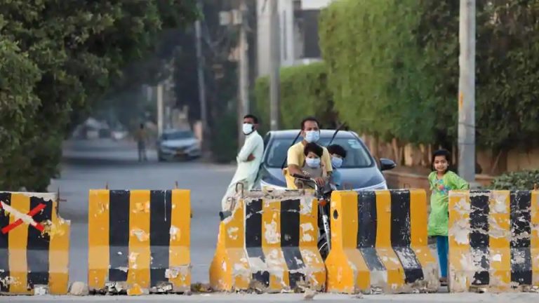 Another lockdown in Pakistan soon as authorities fail to implement Covid-19 norms