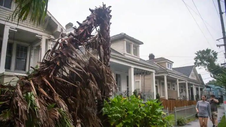 Hurricane Zeta hits Louisiana with flooding, power outages