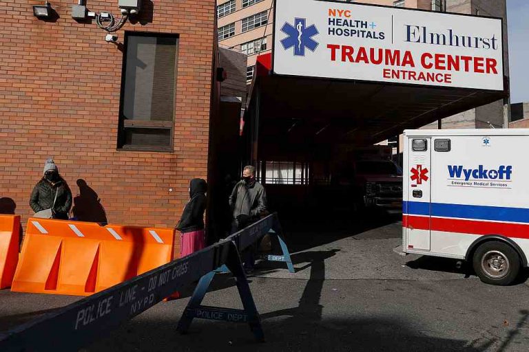 US sets 24-hour records with over 3,700 Covid deaths, 250,000 new cases