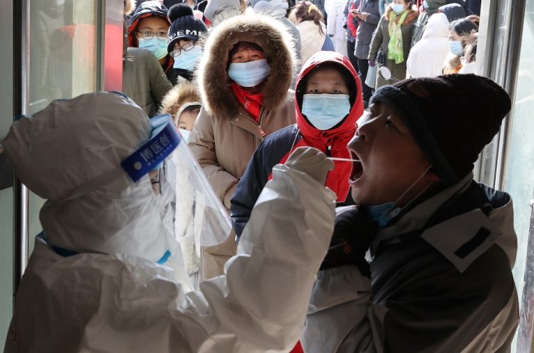 Chinese city sealed off to squash virus outbreak