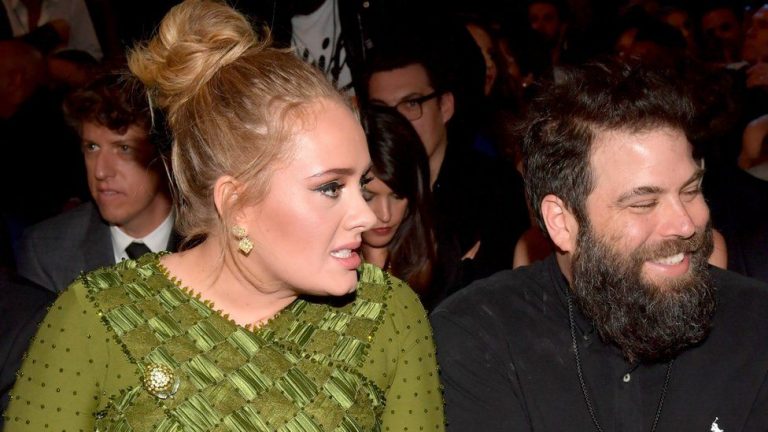 Adele finalises divorce with joint custody of son