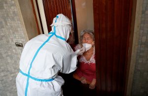 Italy reports 322 coronavirus deaths today, 13,817 new cases