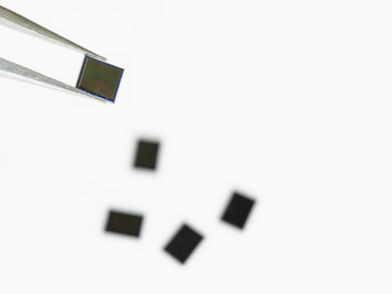 Samsung introduces the world’s smallest 50MP image sensor