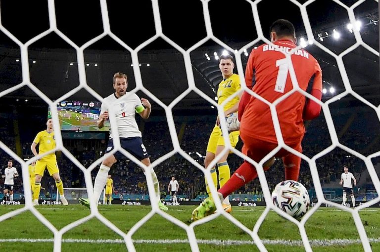 England thrash Ukraine to reach Euro semis as Kane scores twice