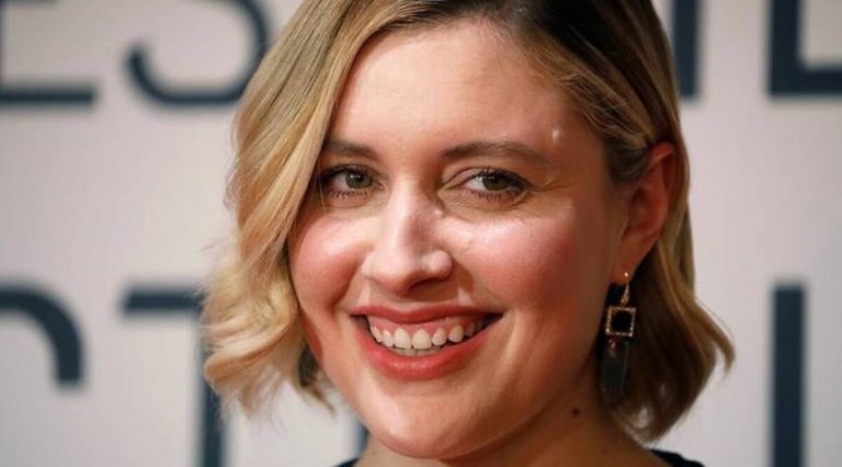 Greta Gerwig to direct Margot Robbie’s Barbie movie