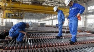 China copper smelters raise Q4 treatment charge floor ahead of miner talks