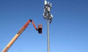 US officials ask AT&T, Verizon to delay 5G wireless over aviation safety concerns