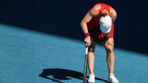 Halep ‘sick and dizzy’ in Melbourne heat during defeat to Cornet