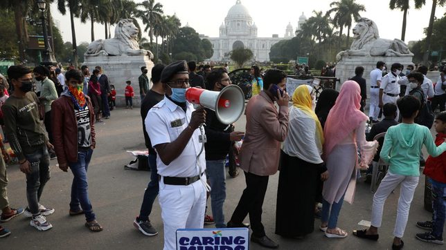 Omicron spreads in India’s big cities but hospitalisations still low