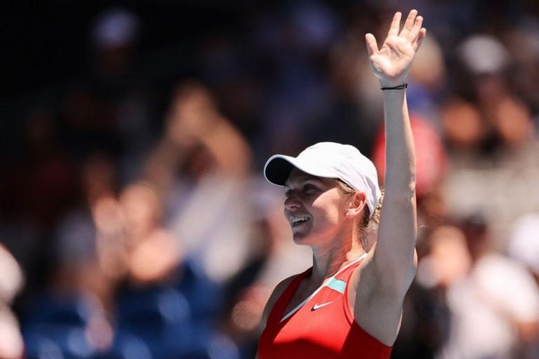 Healthy Halep heats up to reach last 16 at Australian Open