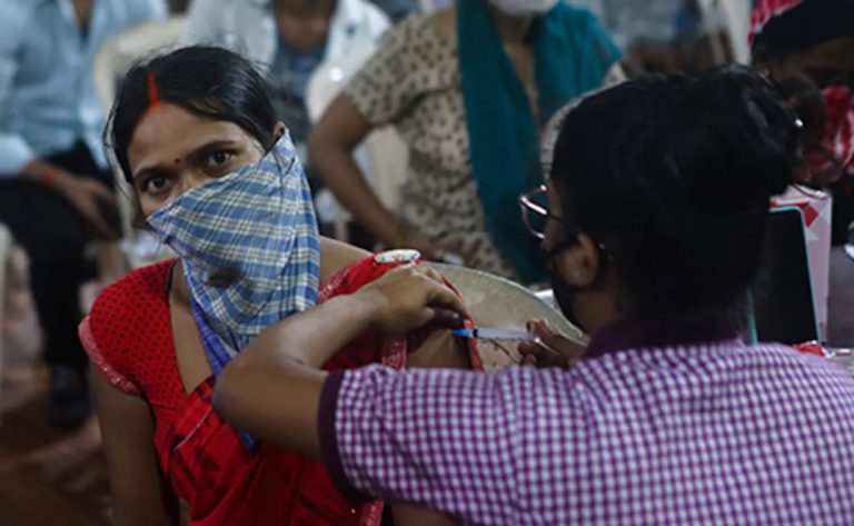 India’s Omicron wave may intensify in coming weeks -experts