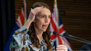 Covid: New Zealand PM Ardern cancels wedding amid Omicron wave