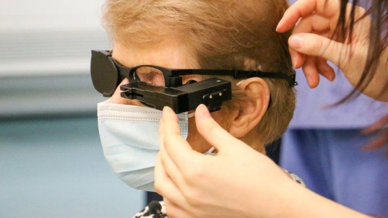 Bionic eyes: Obsolete tech leaves patients in the dark