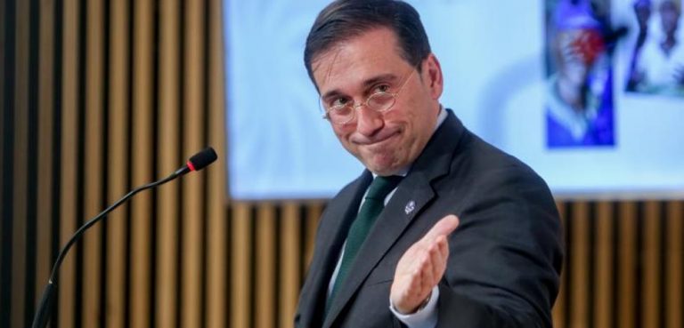 Spain to expel around 25 Russian diplomats, foreign minister says