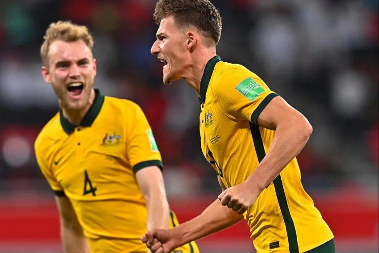 Irvine hopes Australia can reward early risers, inspire World Cup dreamers