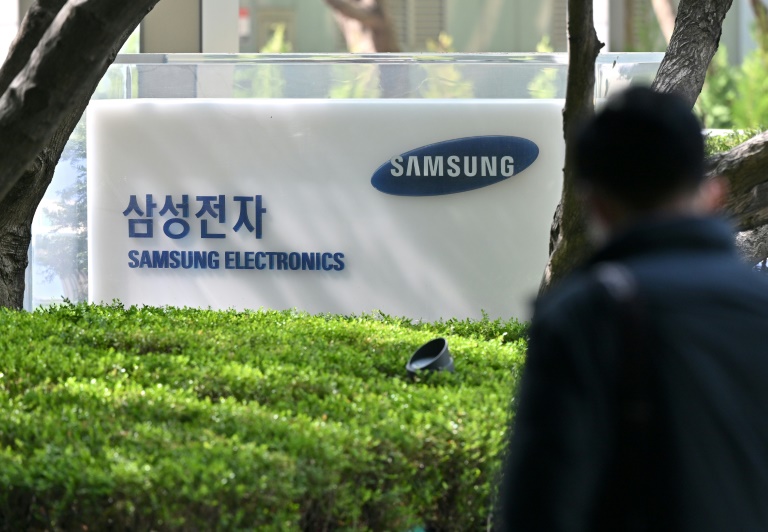 Samsung Electronics logs worst quarterly earnings in 14 years