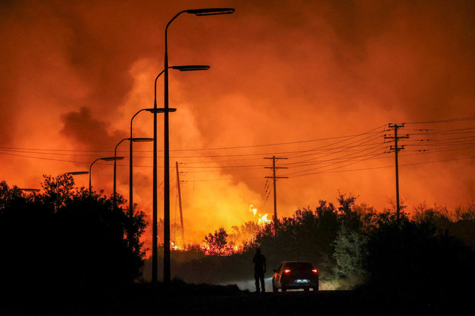 Greece races to tackle wildfires as winds resume